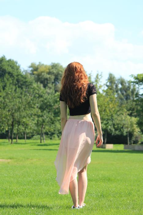 woman rear move rock skin figure