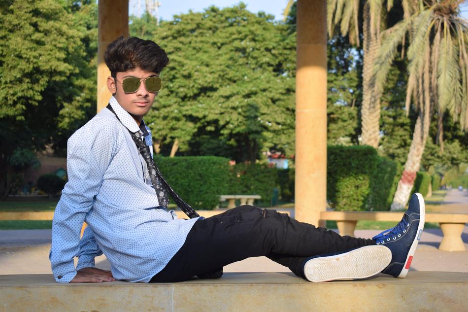 Model Outdoor Young