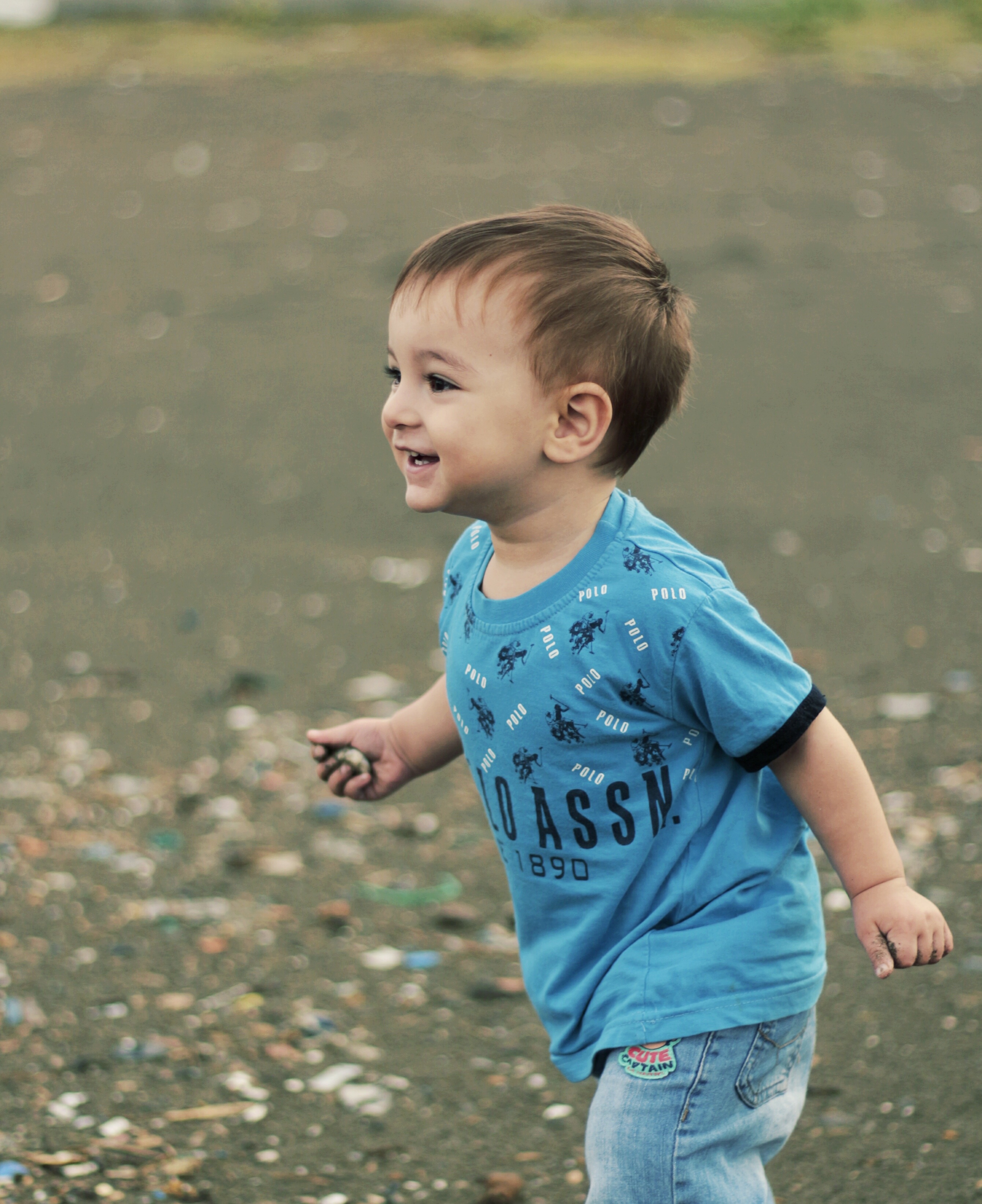 Running baby. Baby Running. Baby Run Baby Run. Картинки детские пробег. Деточка малыш идет картинка.