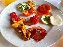 healthy snacks on the plate