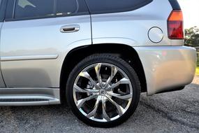 Used Cadillac Escalade Wheel