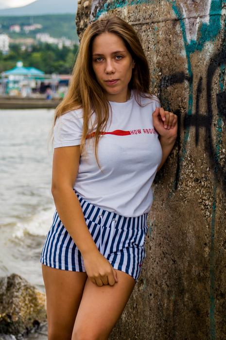 Girl Sea tree