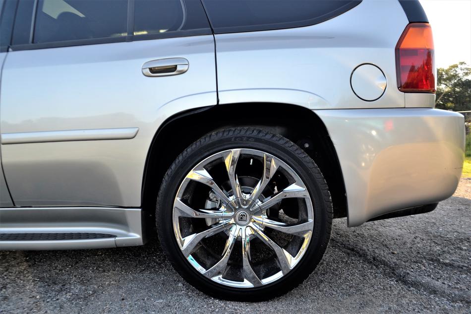 Used Cadillac Escalade Wheel
