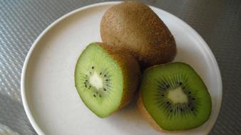 Sour kiwi sliced