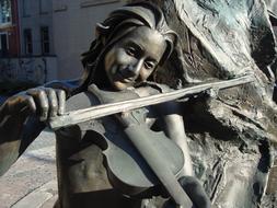 Musician Violin statue