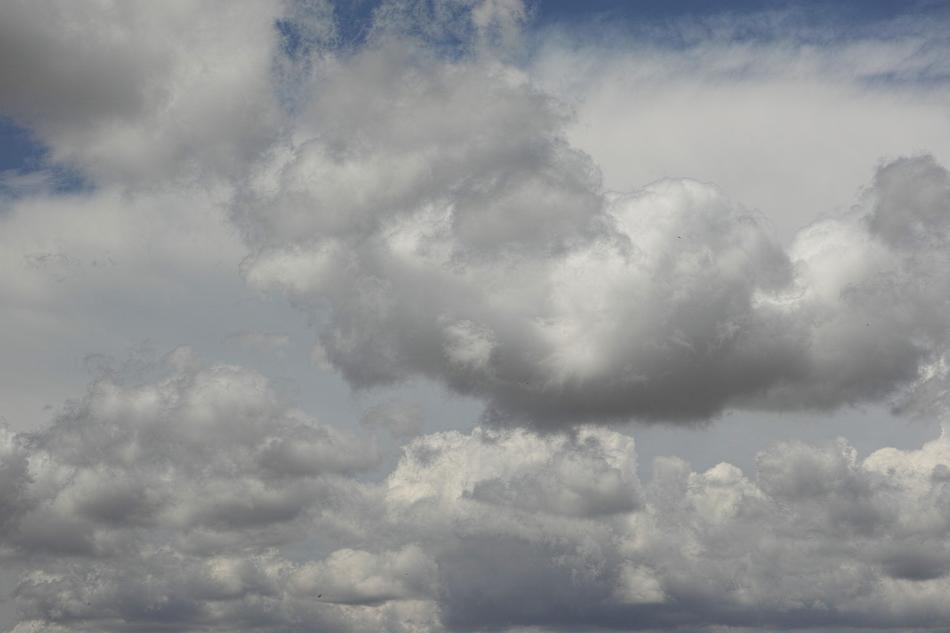 Sky with multilevel white clouds