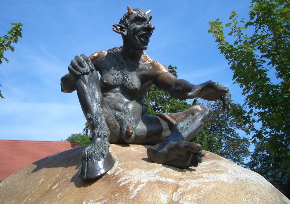 Resin Hexentanzplatz Devil