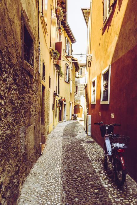 Alley 70 Years in Italy