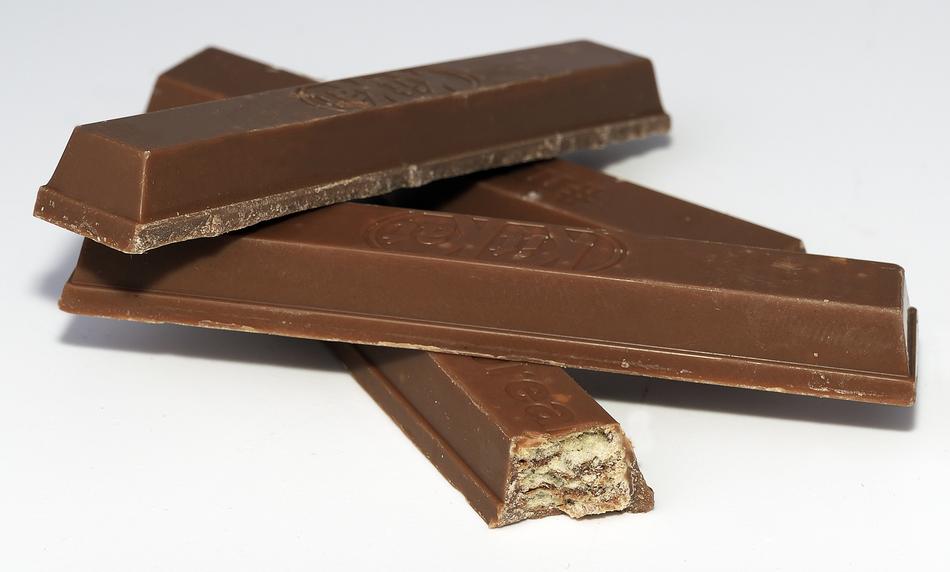 Chocolate slices with waffle