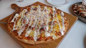 gravy pizza