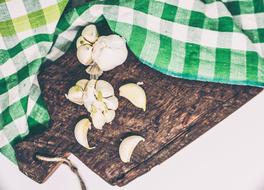 garlic on the table