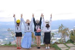 Langbiang Dalat girls