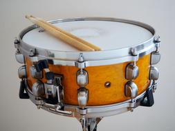 snare drum and sticks