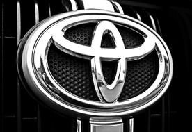 silver toyota badge