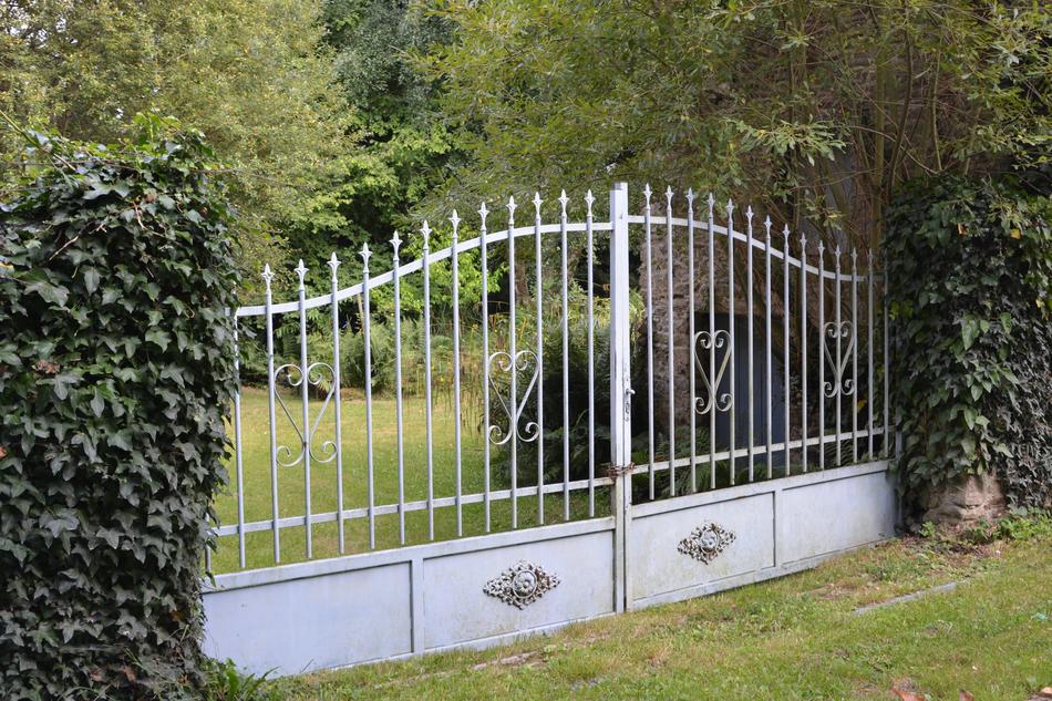 Portal Wrought Iron Metal Field