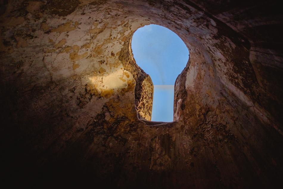 Light hole Cave