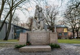 statue trondheim norway sculpture