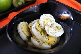 boiled eggs in spices