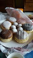 Crunchy sweet cakes