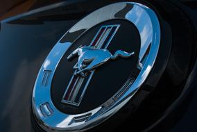 Mustang Logo Auto