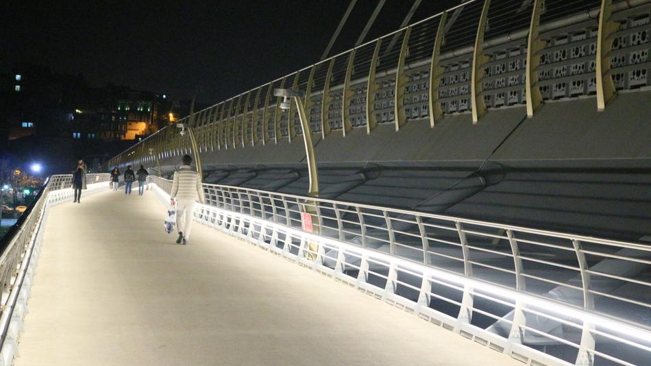 Bridge Road Light