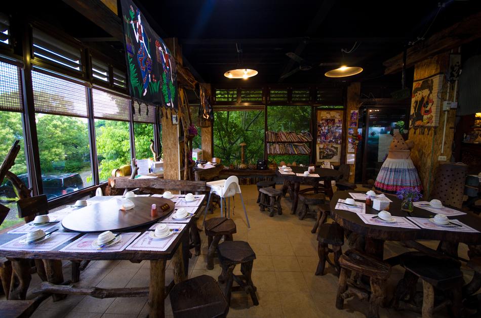 restaurant decorations