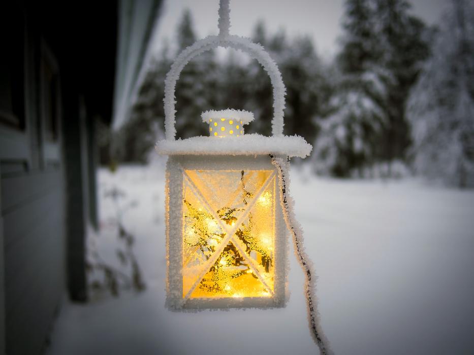 Lantern Light Winter