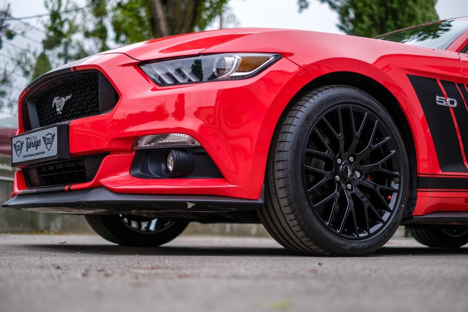 Mustang Gt Red