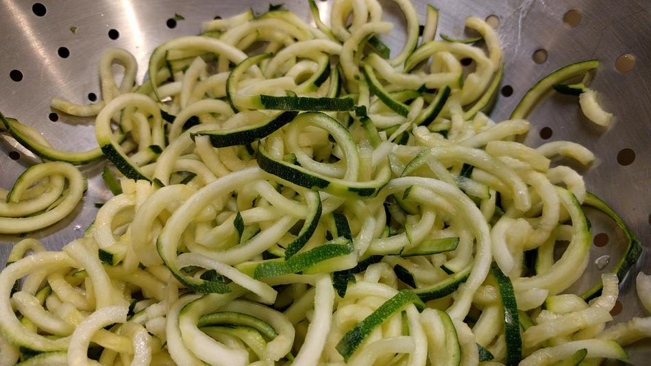 sliced green zucchini