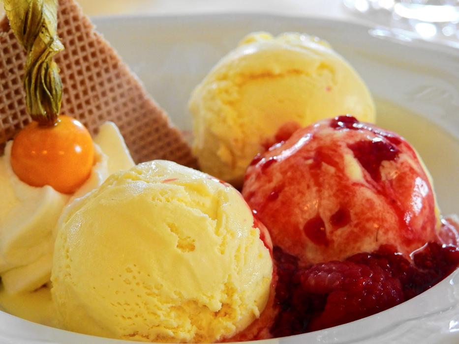 Sweet vanilla ice cream with waffle
