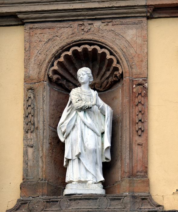 Statue Woman Sculpture