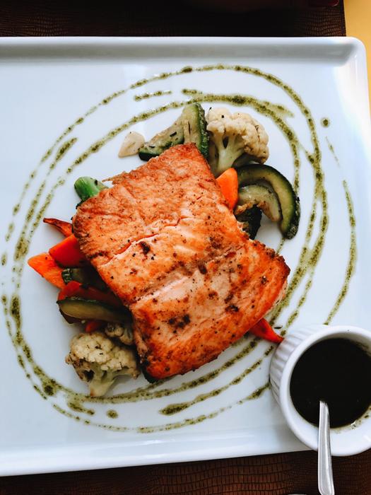salmon with vegetables
