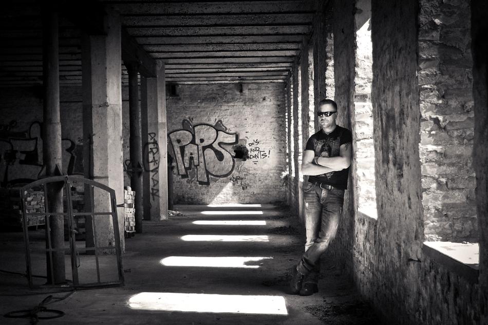 Model Abandoned man