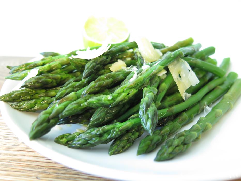 ripe delicious asparagus