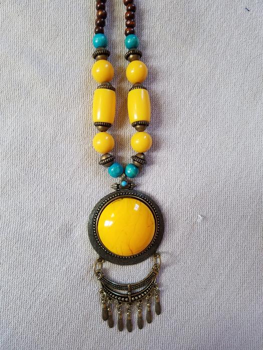 Necklace Blue Yellow And Brown