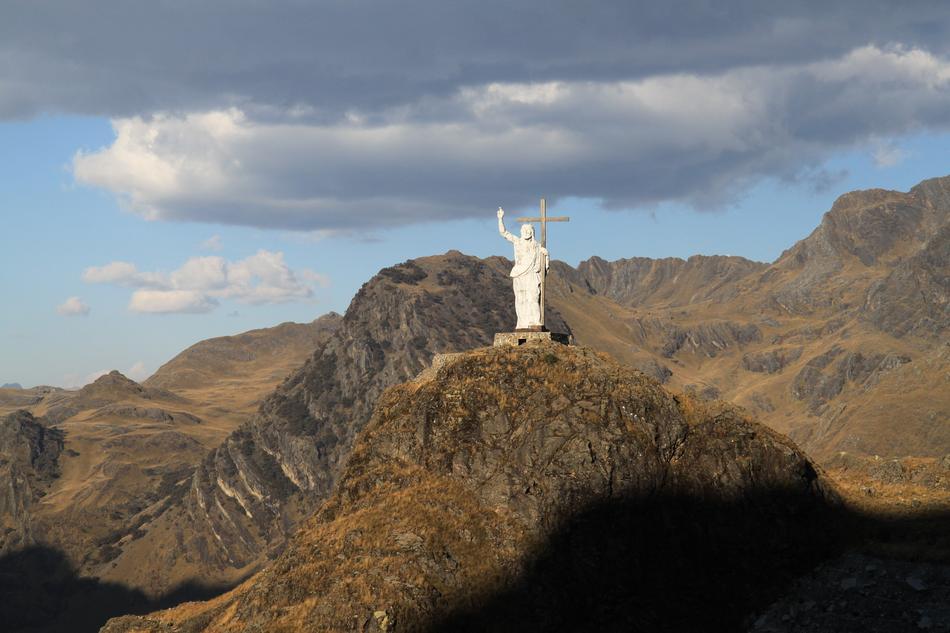 Jesus Sun Mountain