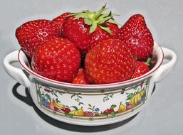 juicy strawberries in a bowl