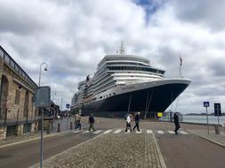 Cruise Ship