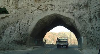 Tunnel Van