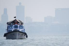 Boat Mumbai Bay