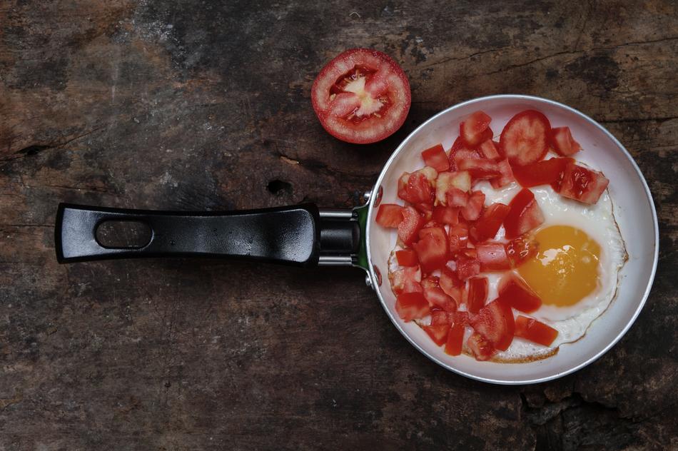 Sliced vegetables with egg