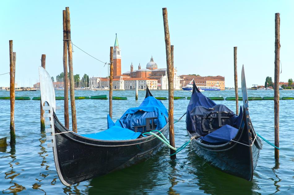venice gondola blue boats
