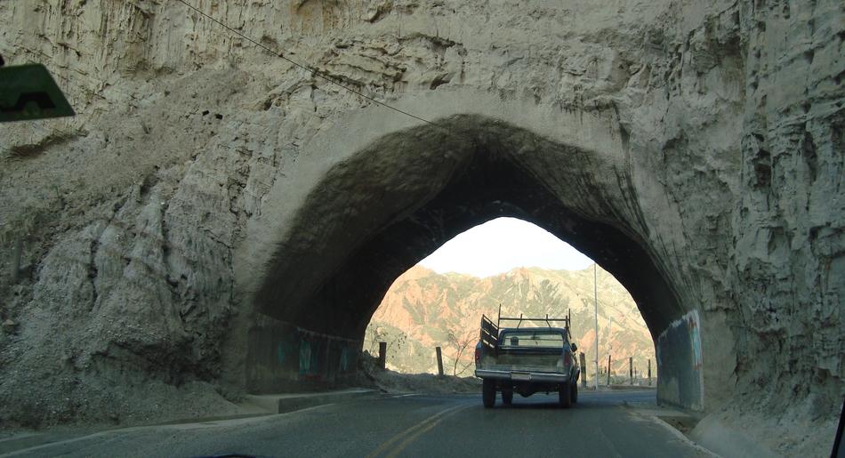 Tunnel Van