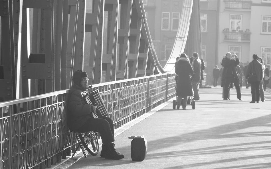 Accordion Bridge Frankfurt