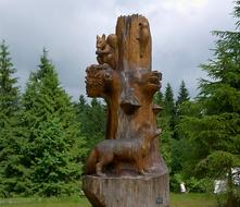 Figures Log Wood