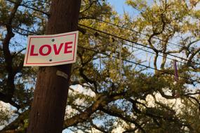 love wire inscription