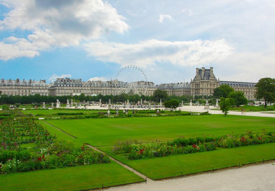 Paris Park Louvre