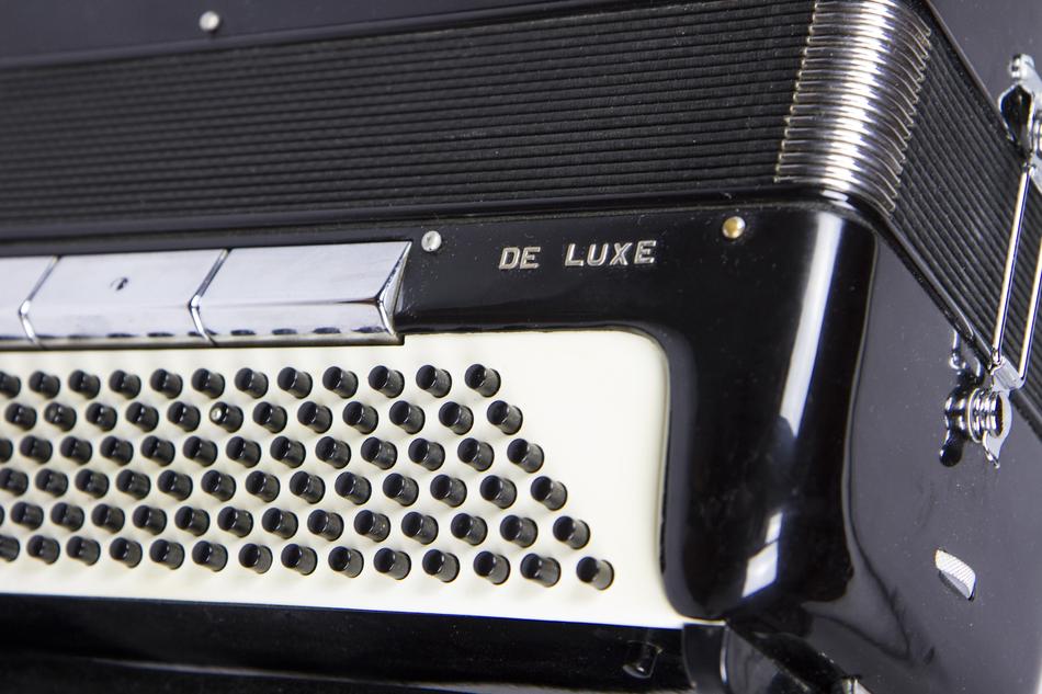 Harmonica de luxe Instrument close-up