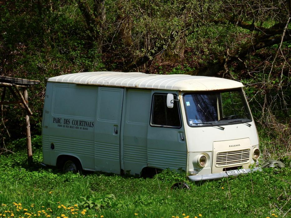 Auto Transporter Bus