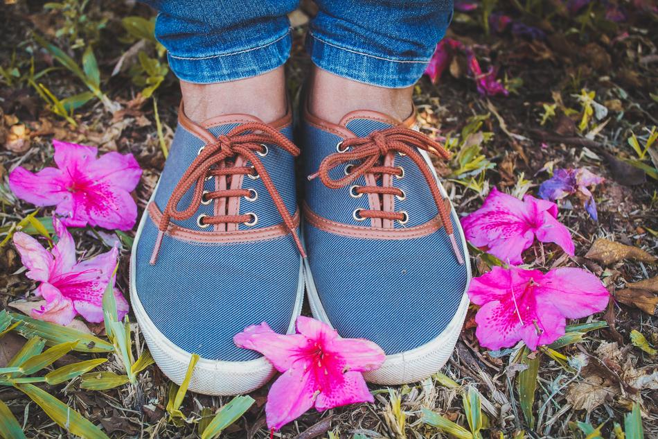 denim shoes in colors